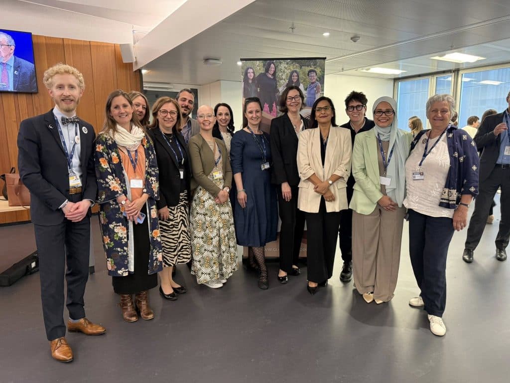 Predstavniki organizacije GlobalSkin na dogodku WHA79 pri Svetovni zdravstveni organizaciji v Ženevi